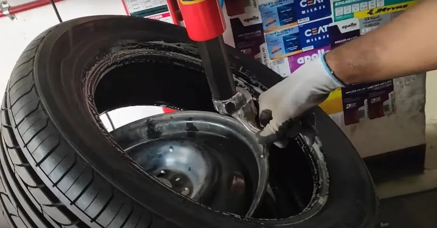 Ile kosztuje wymiana opon na zimowe? Sprawdź, by uniknąć wysokich cen!