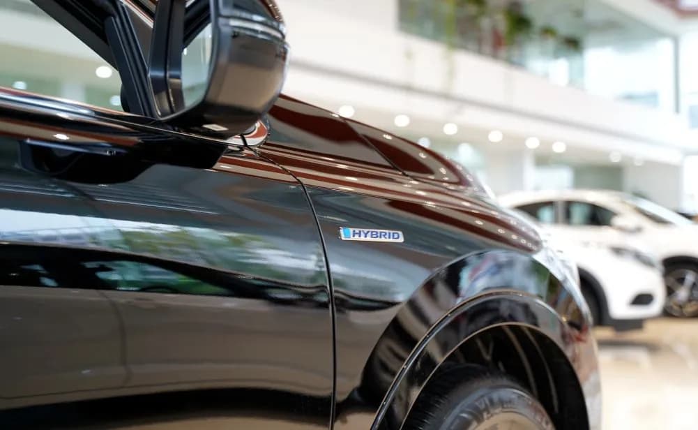 Jak działają samochody hybrydowe? Odkryj ich tajemnice i zalety