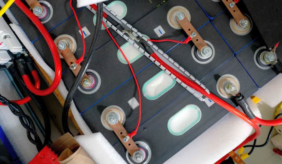 Ile kosztuje bateria do samochodu elektrycznego? Ceny, które zaskakują