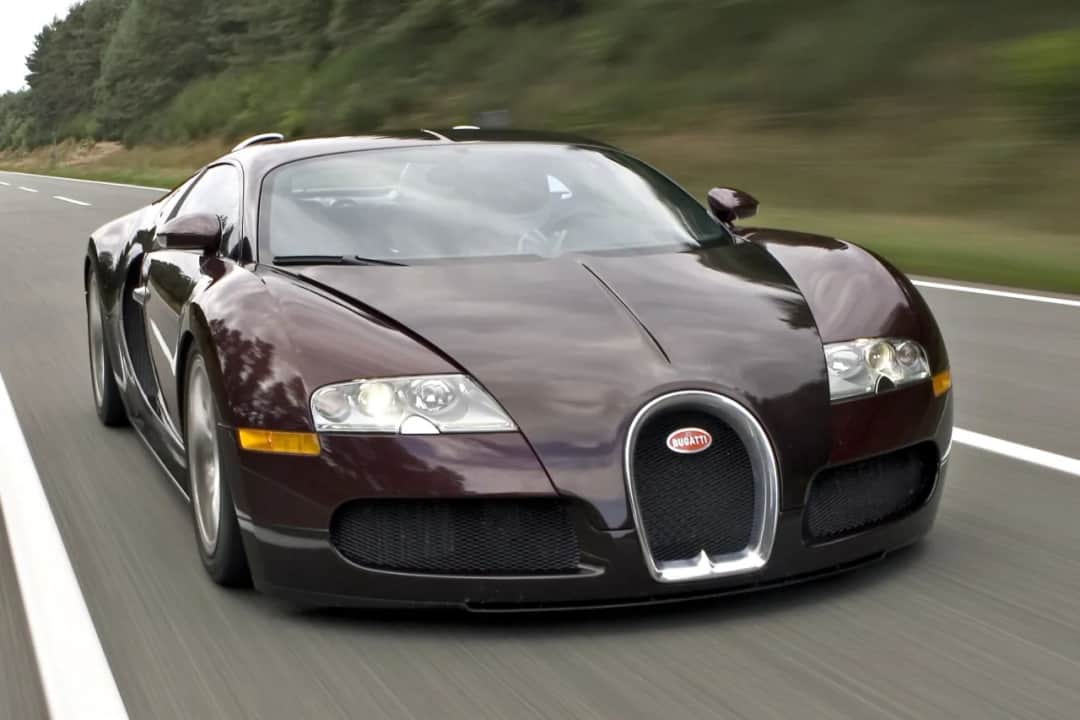Bugatti Veyron ile do 100 km/h – Niezwykłe osiągi, które zaskakują Bugatti Veyron ile do 100 km/h – Niezwykłe osiągi, które zaskakują