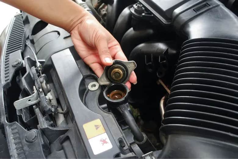 Objawy zepsutej pompy wody w samochodzie – nie ignoruj tych sygnałów Objawy zepsutej pompy wody w samochodzie – nie ignoruj tych sygnałów