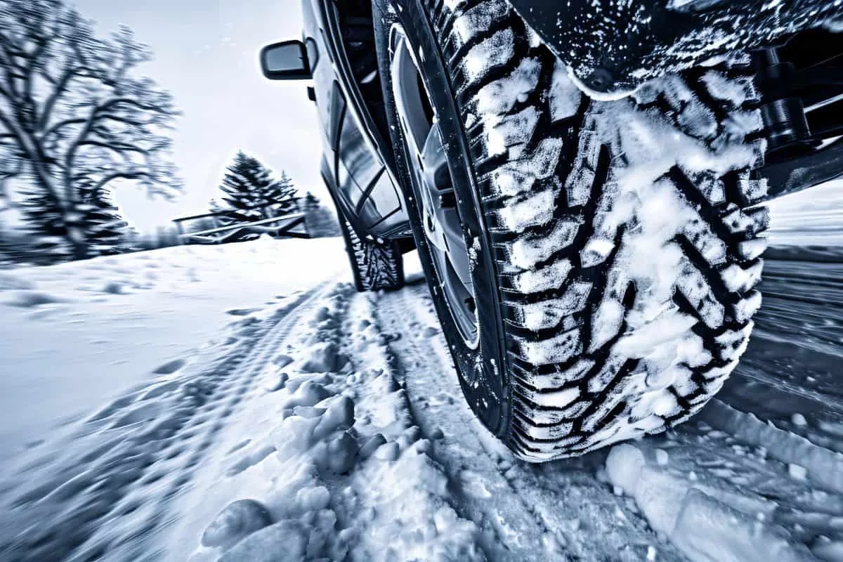 Czy w Polsce jest obowiązek zmiany opon? Bezpieczne wybory dla kierowców