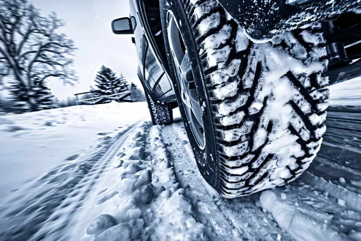 Czy w Polsce jest obowiązek zmiany opon? Bezpieczne wybory dla kierowców