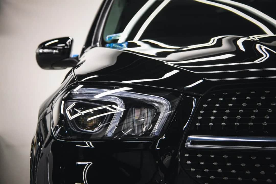 Ile kosztuje wypolerowanie samochodu? Sprawdź ceny i czynniki wpływające na koszt